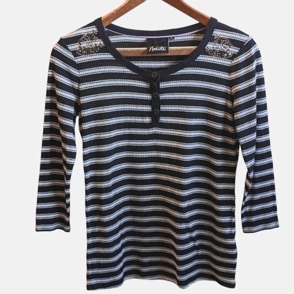 Nanette Lepore long sleeved knit shirt with detail on both shoulders siz… - Picture 1 of 9